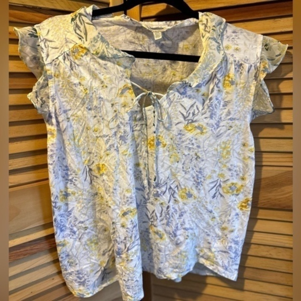 COPY - Lucy Brand, white floral, cap sleeved, ruffled, blouse, size medium